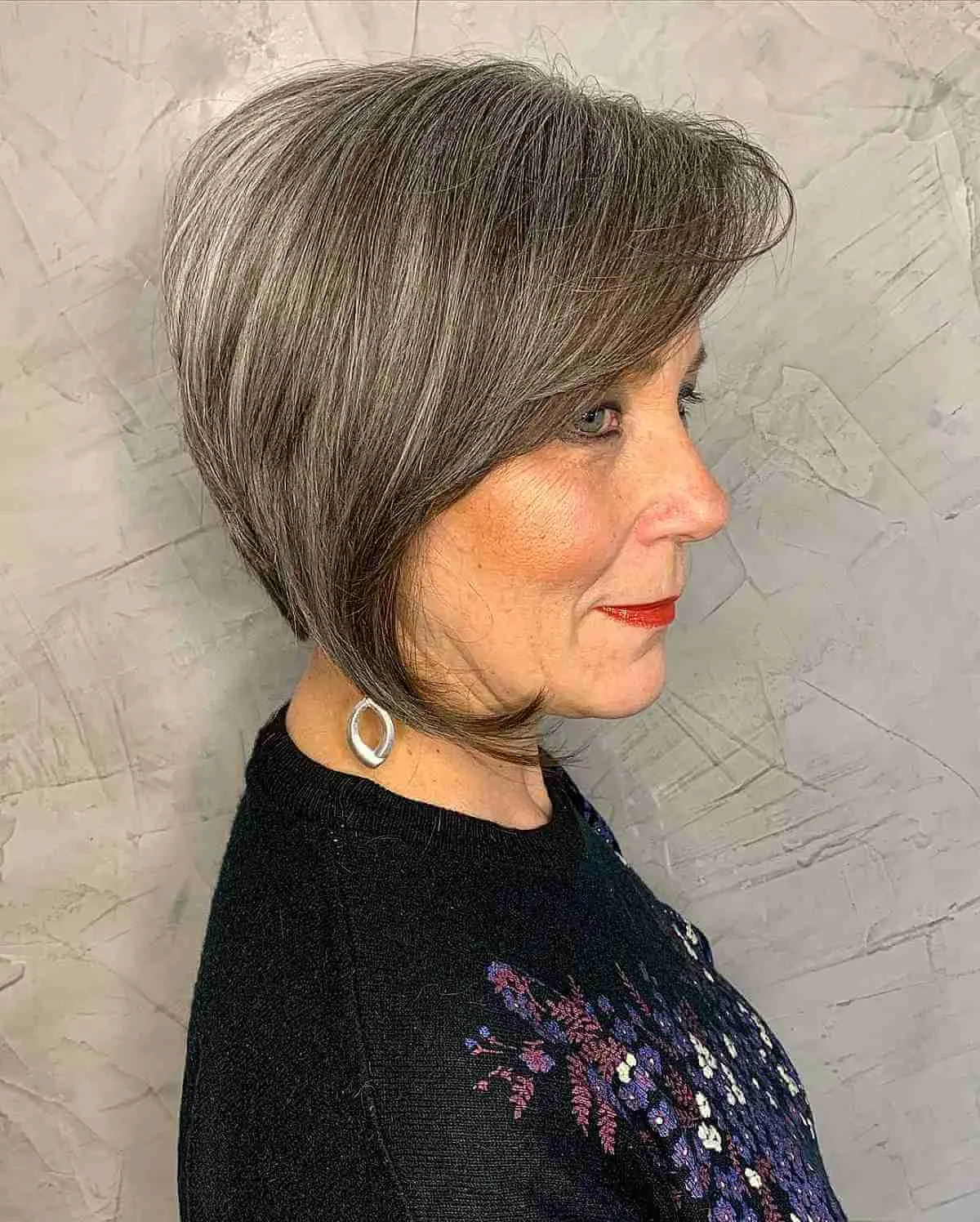 Chic Swing Bob for Mature Women